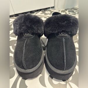 UGG Funkette Slippers (Black)